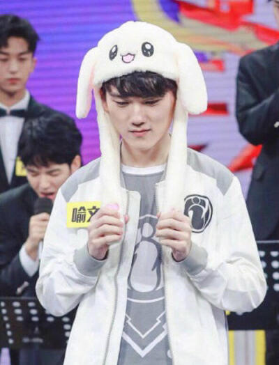 外媒统计2023年电竞赛事英语观众峰值：S13世界赛稳居第一